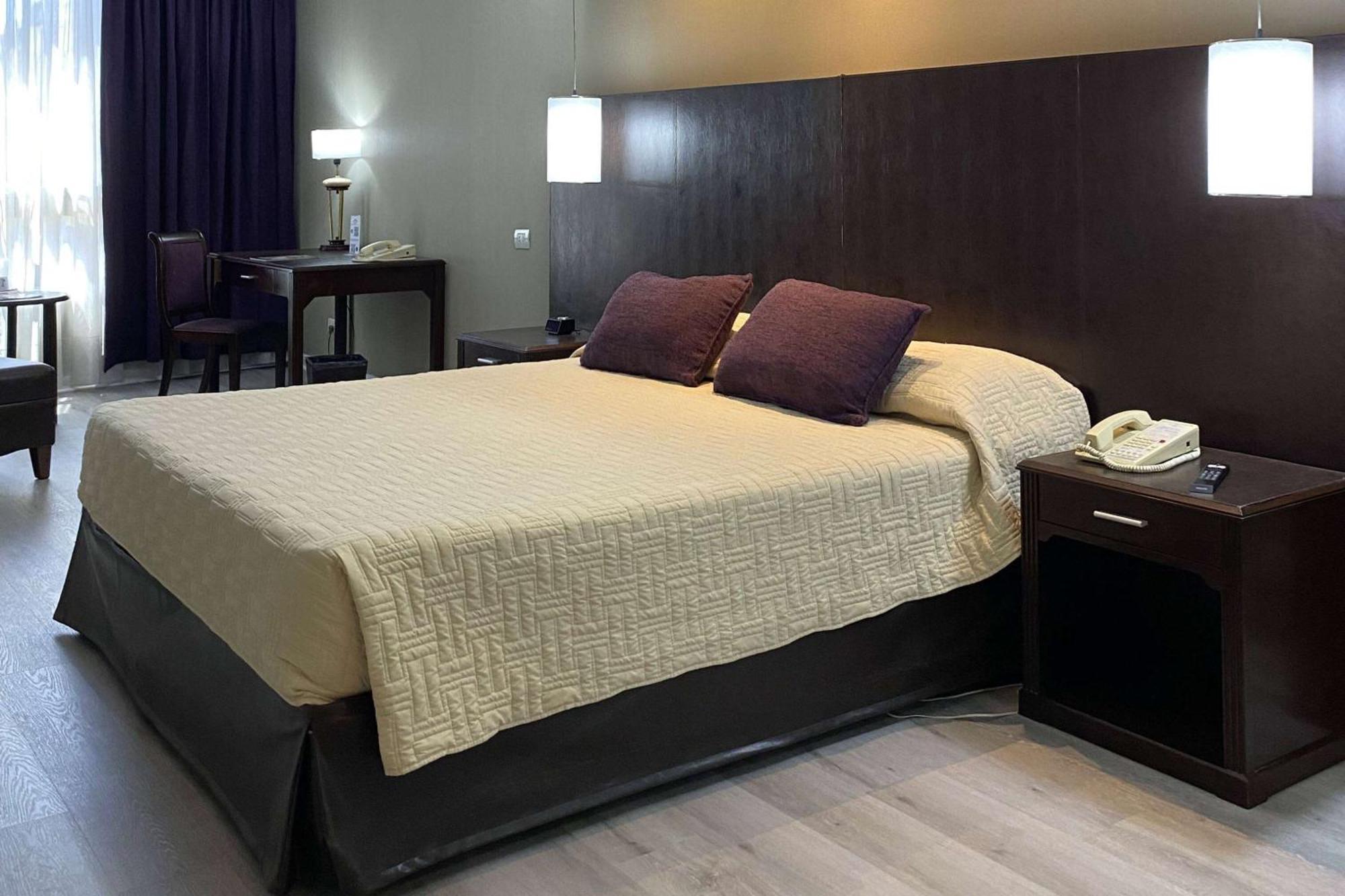 Howard Johnson Plaza By Wyndham Buenos Aires Florida Street מראה חיצוני תמונה