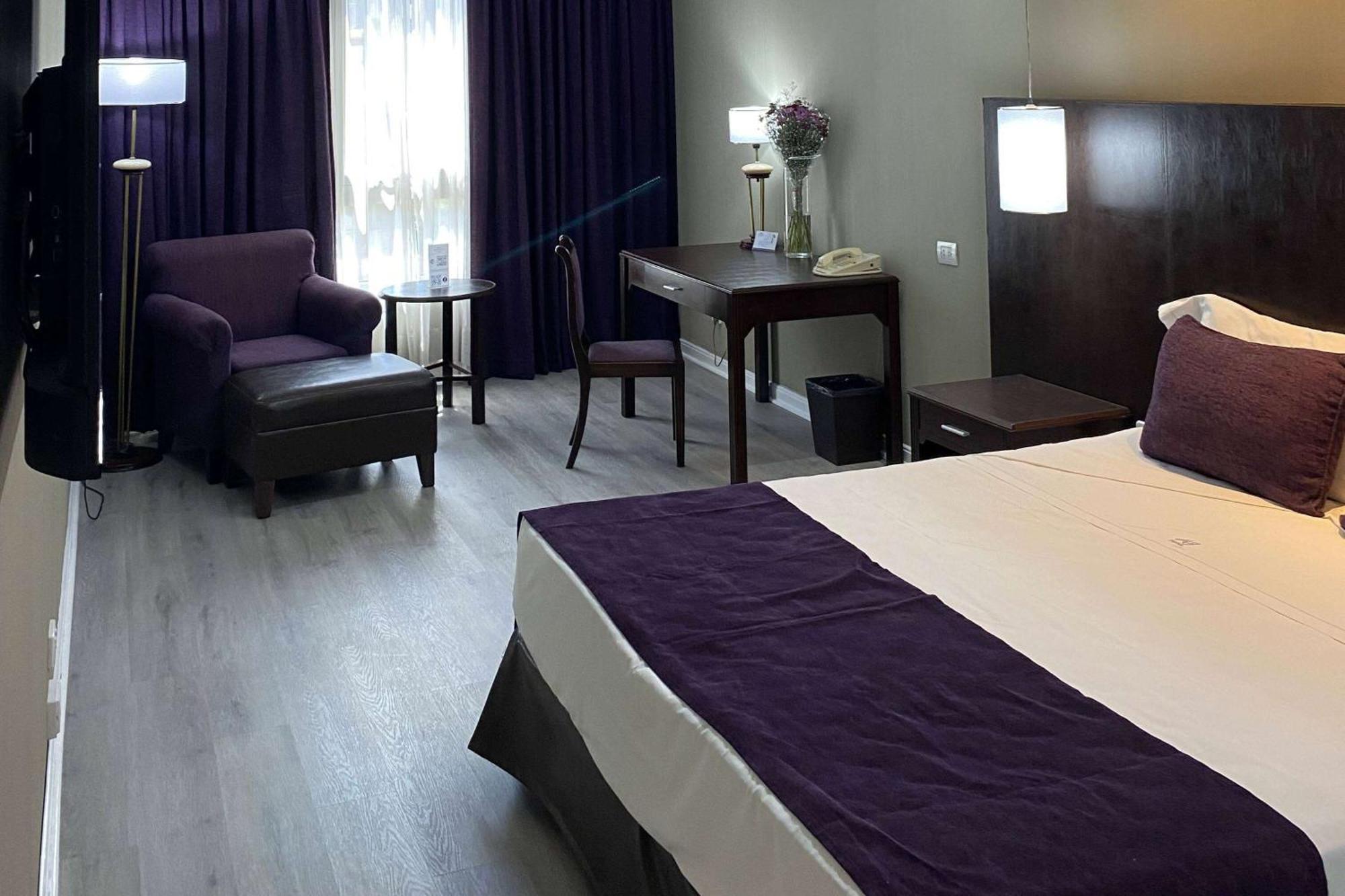 Howard Johnson Plaza By Wyndham Buenos Aires Florida Street מראה חיצוני תמונה